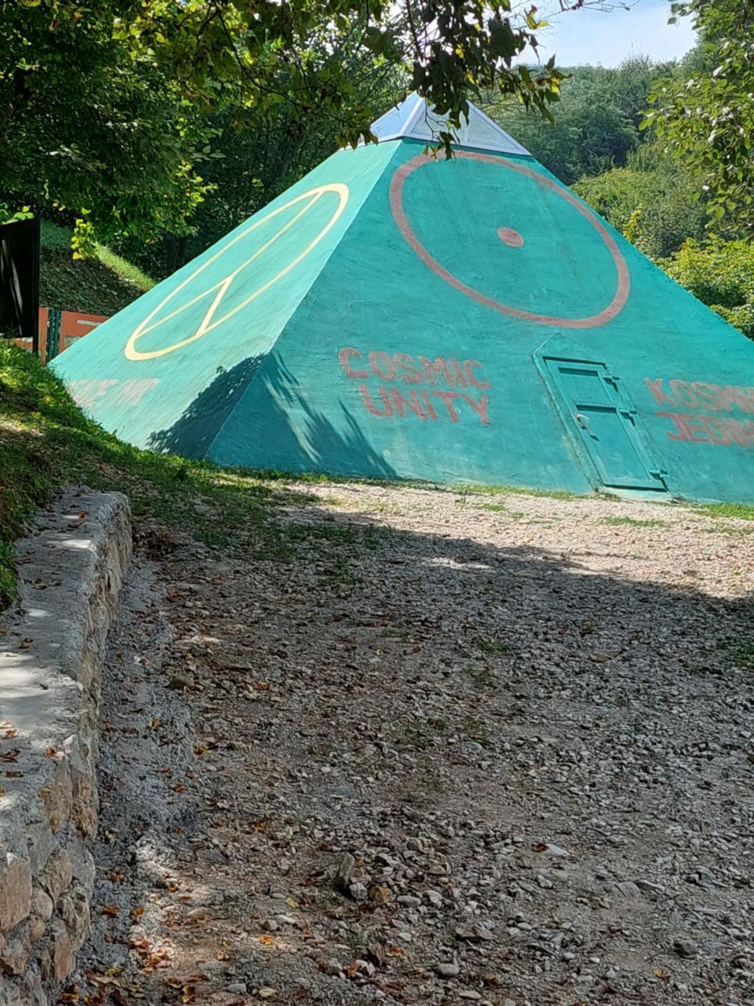 L'Appartement De La Pyramide Du Soleil Visoko Luaran gambar