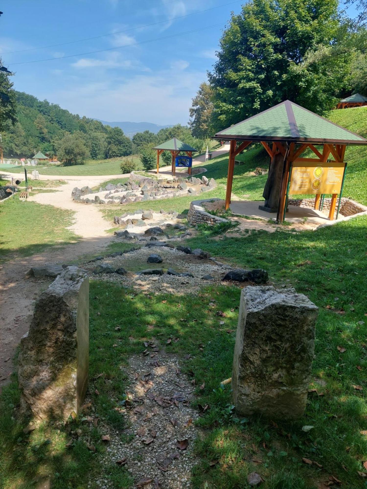 L'Appartement De La Pyramide Du Soleil Visoko Luaran gambar